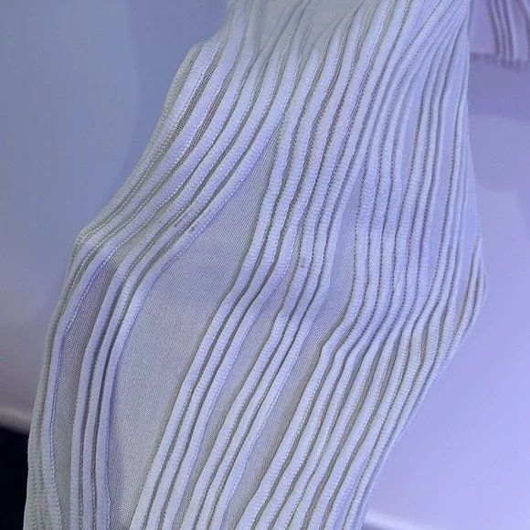 White texture shirt - Picture 3 of 4